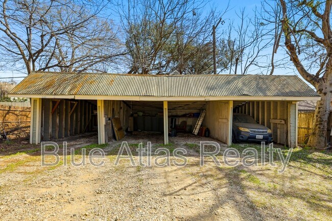 Building Photo - 4822 Worth St