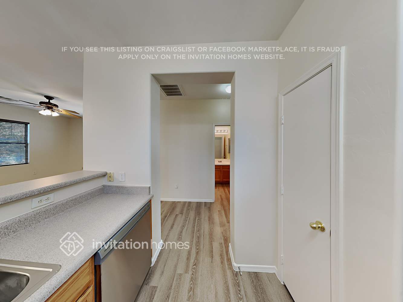 Building Photo - 1514 S Roadrunner Dr