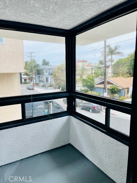 Building Photo - 638 3rd St