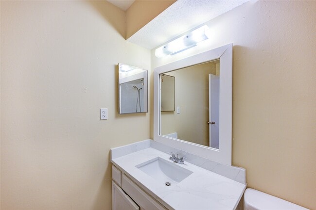 Building Photo - 6606 De Moss Dr