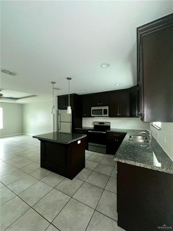 Building Photo - 16 Teak Dr