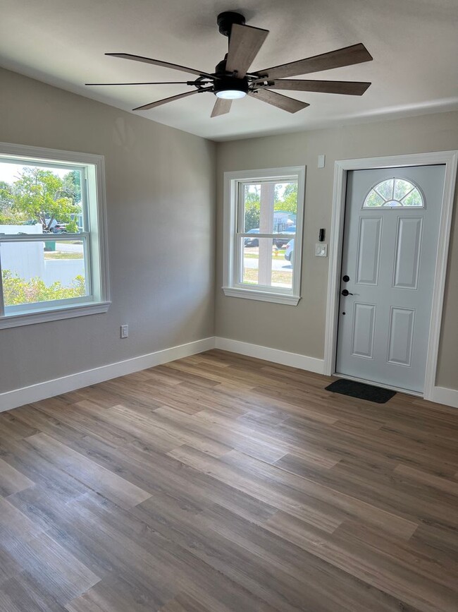 Building Photo - Totally updated !!  All new interior.  Bri...
