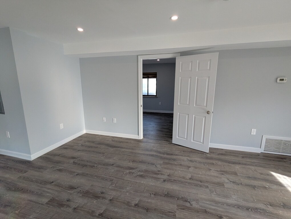 Building Photo - 19 Shepard St