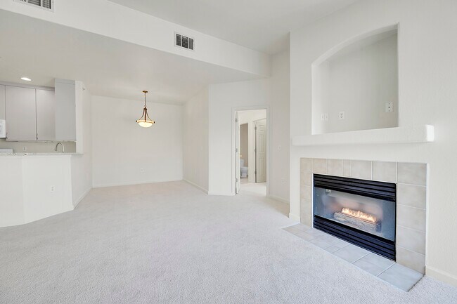 Building Photo - 530 Mohawk Dr