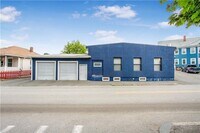 Building Photo - 847 Weeden St