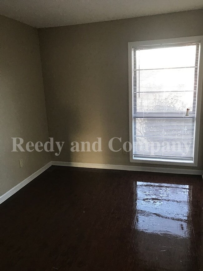 Building Photo - 5021 Appleville St