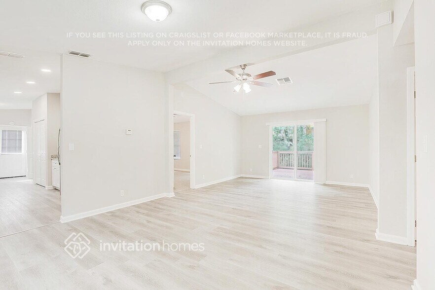 Building Photo - 738 Sheppard Rd