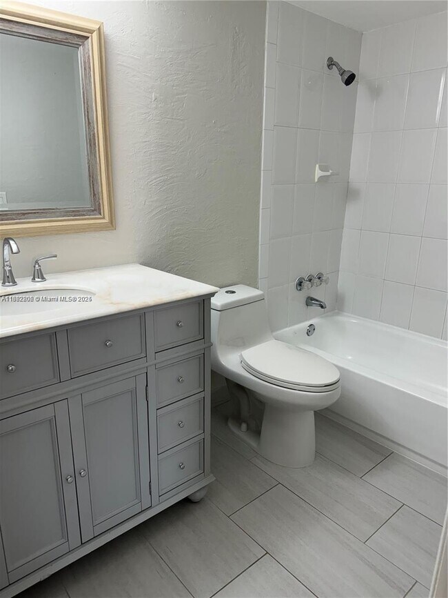 Building Photo - 7110 Fairway Dr