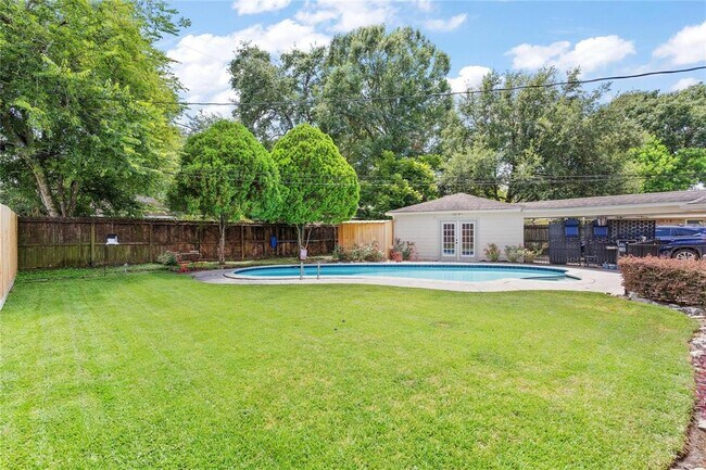 Building Photo - 5747 Rutherglenn Dr