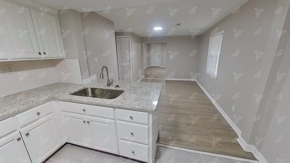 Building Photo - 155 Richmond St