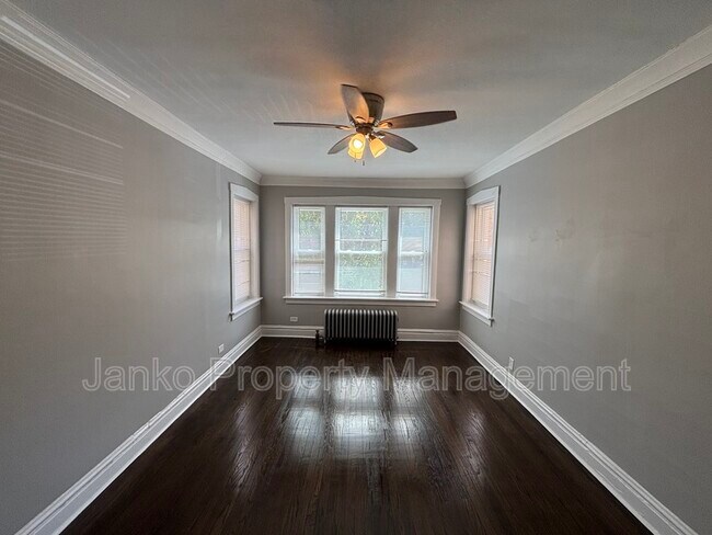 Building Photo - 3114 W 61st St