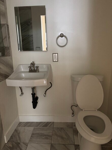 Building Photo - 958 2nd St