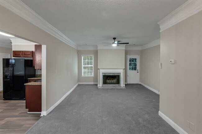 Building Photo - Beautiful 4 Bedrooms + Bonus Room on Nearly 1 Acre in Stockbridge! ?