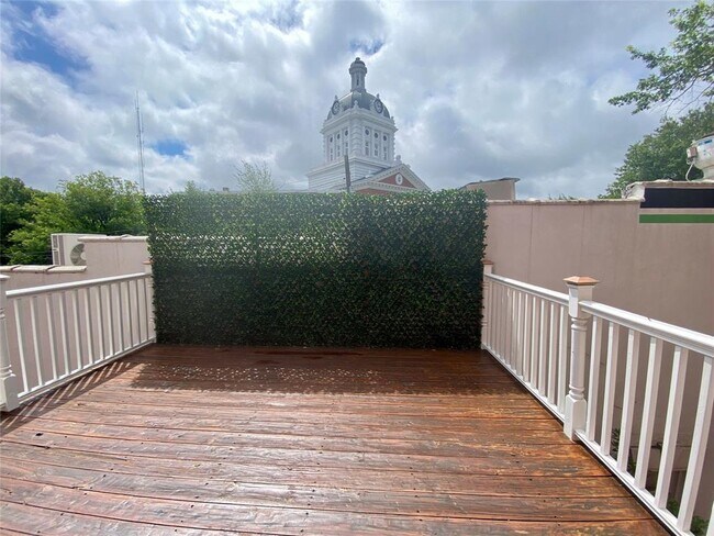 Building Photo - 131 E Jefferson St