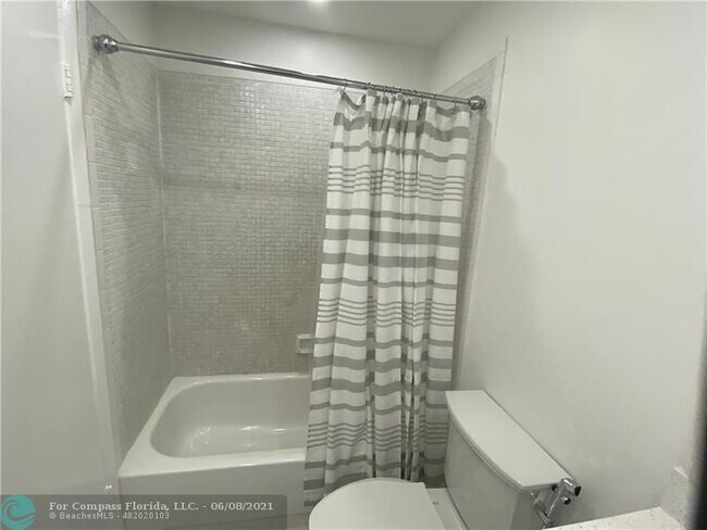 Building Photo - 954 Normandy Trail