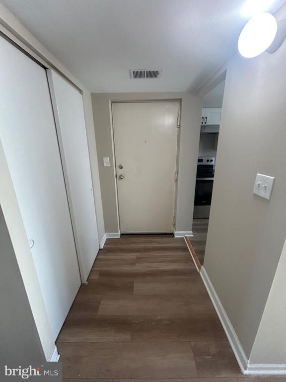 Building Photo - 5645 Harpers Farm Rd