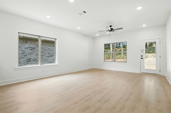 Building Photo - 13417 Teton Dr