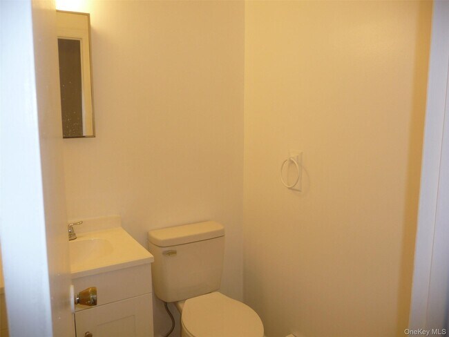 Building Photo - 91 Sarah Ln