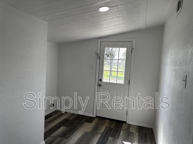 Building Photo - 1979 FM2649