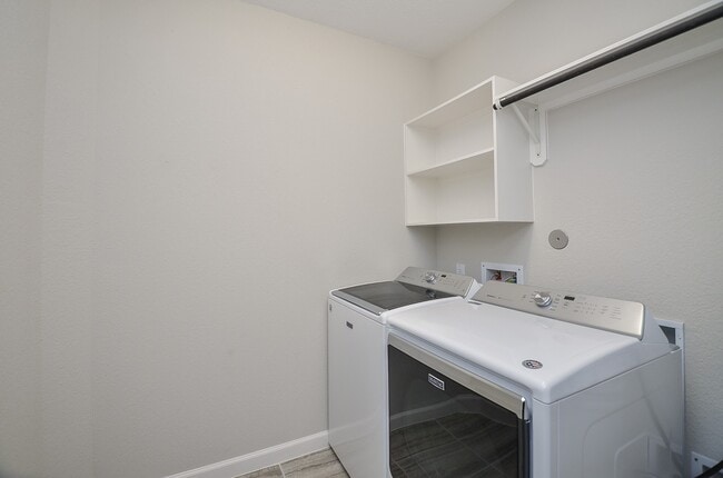 Building Photo - 18 Fountain Bend Ln