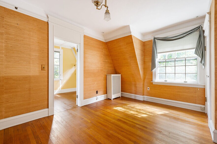 Building Photo - 30 Cheswick Rd