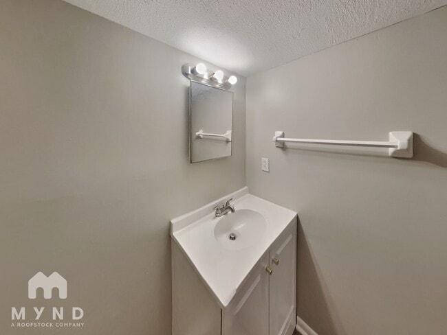 Building Photo - 6659 Rosetree Dr