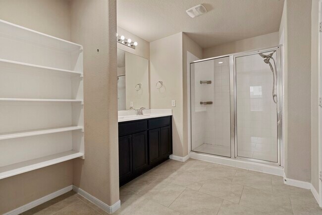 Building Photo - 3322 McDonough Way