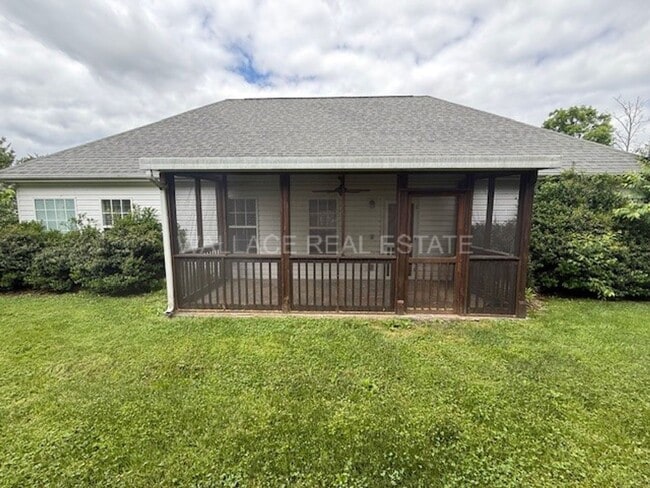 Building Photo - AWESOME 3 BEDROOM IN SOKNO IN COLONIAL EST...