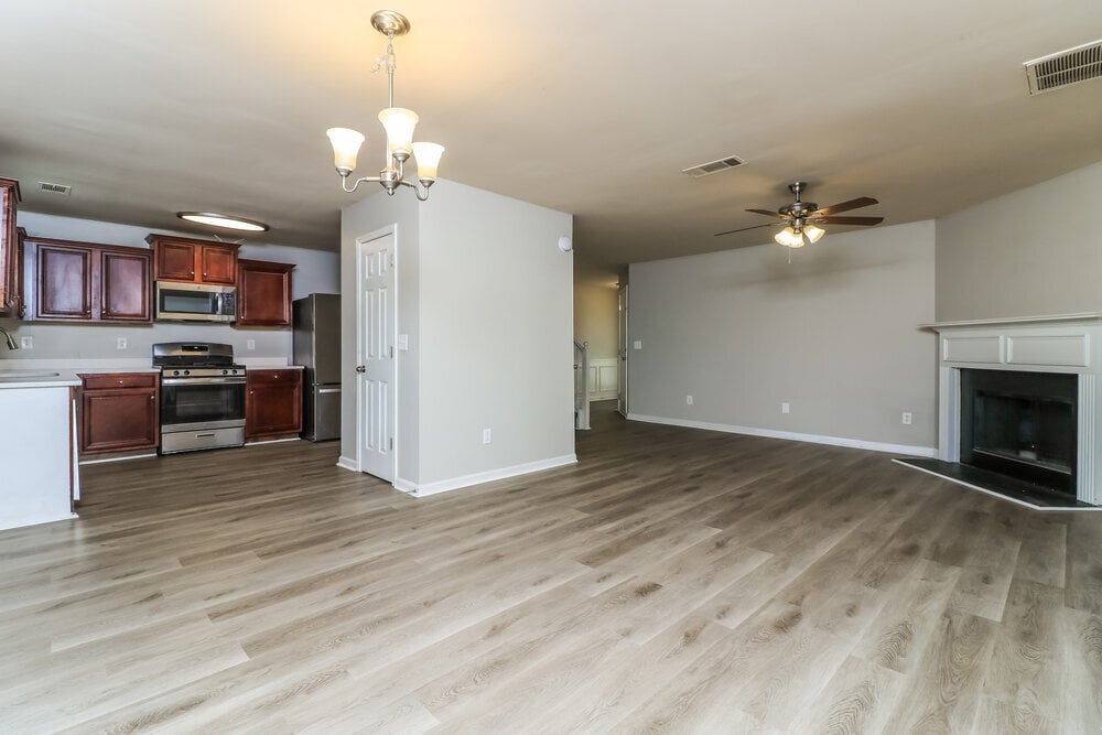 Building Photo - 414 Hidden Creek Ct