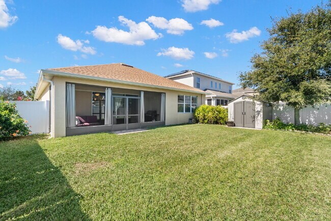 Building Photo - Beautiful Home For Rent in Brandon!