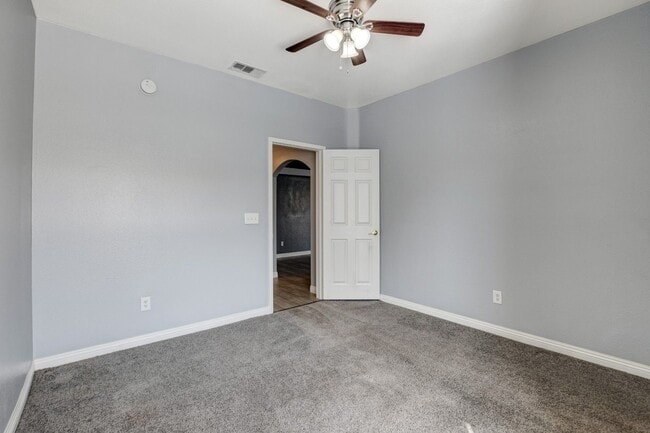 Building Photo - Stunning Upstairs Condo in Gated Indian Wells Community!