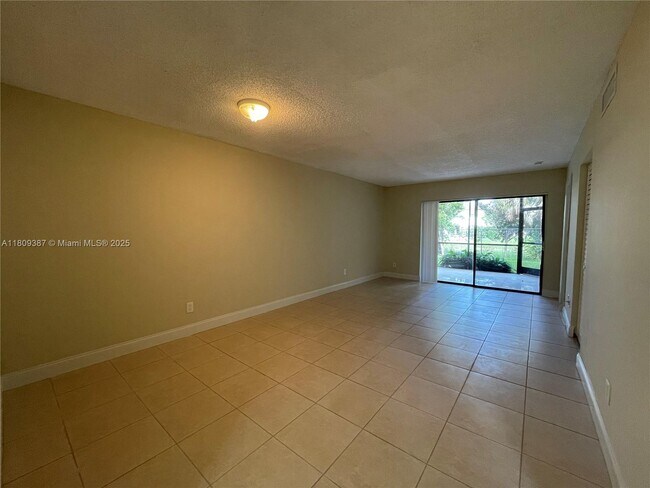 Building Photo - 3470 Foxcroft Rd