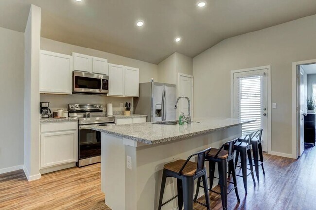 Building Photo - Priced to Lease! Beautiful West Lubbock Home with Modern Finishes, All Appliances Included & Acce...