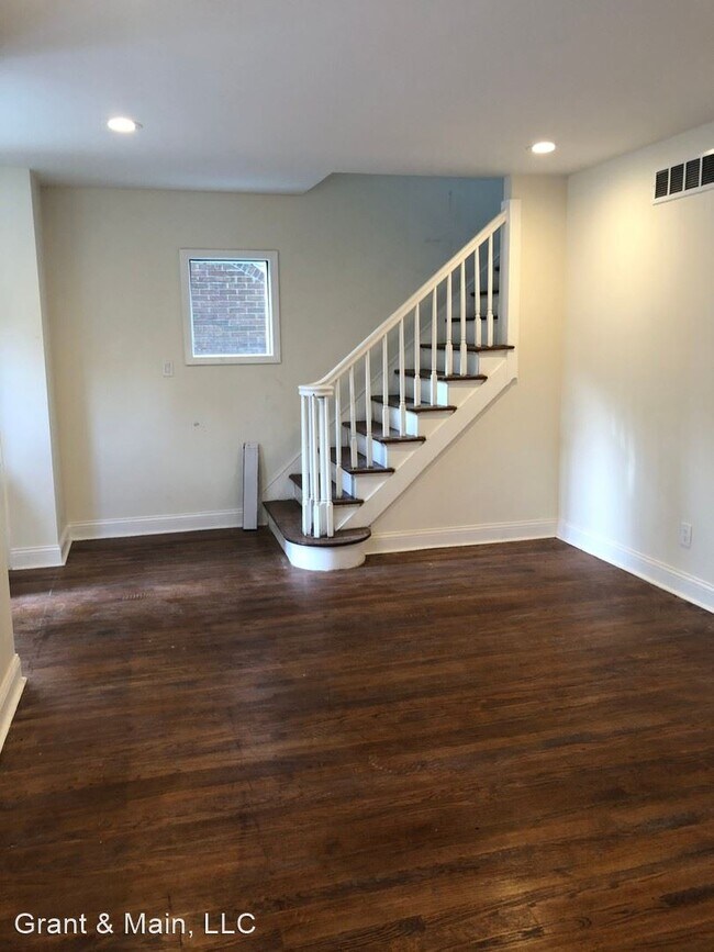 Building Photo - 3 br, 1.5 bath House - 16551 Roselawn