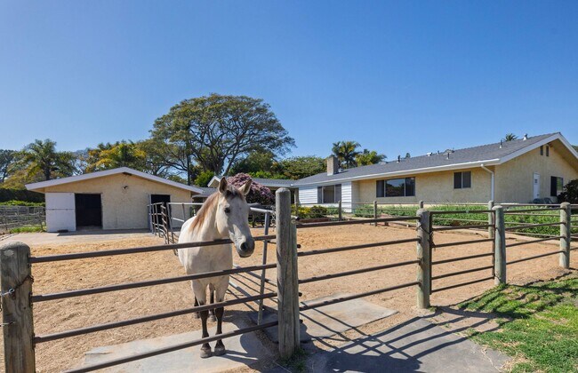 Building Photo - Discover Your Dream Sanctuary at Braemar Ranch, Yankee Farm!