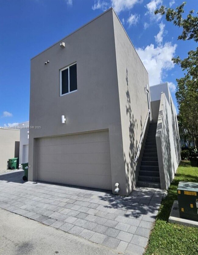 Building Photo - 10440 NW 67th St