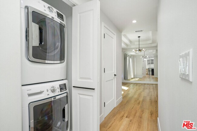 Building Photo - 5923 Etiwanda Ave