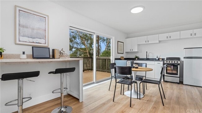 Building Photo - Fabulous Home off of Grand Avenue area ava...