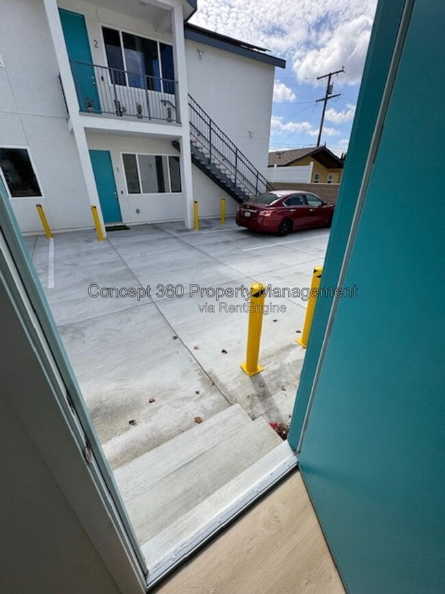 Building Photo - 6168 Briercrest Ave