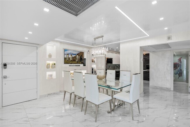Building Photo - 2030 S Ocean Dr