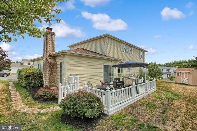 Building Photo - 3 Bedroom Home
