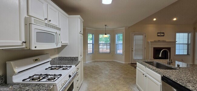 Building Photo - 2 Mill Ridge Pl