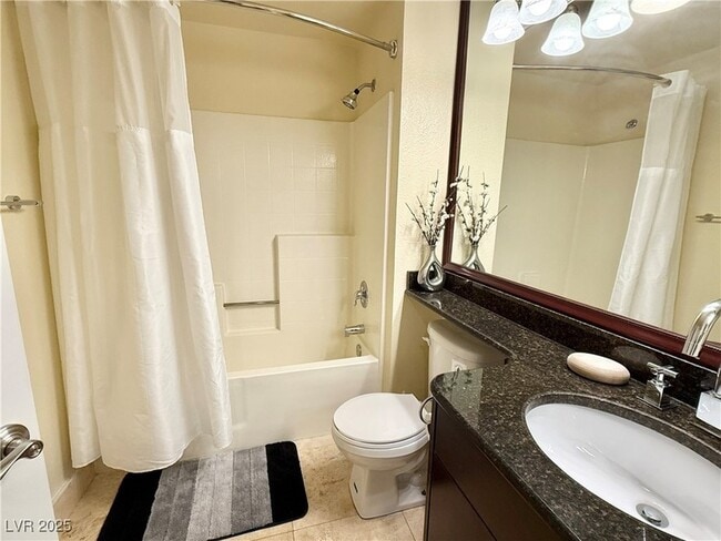 Building Photo - 230 E Flamingo Rd