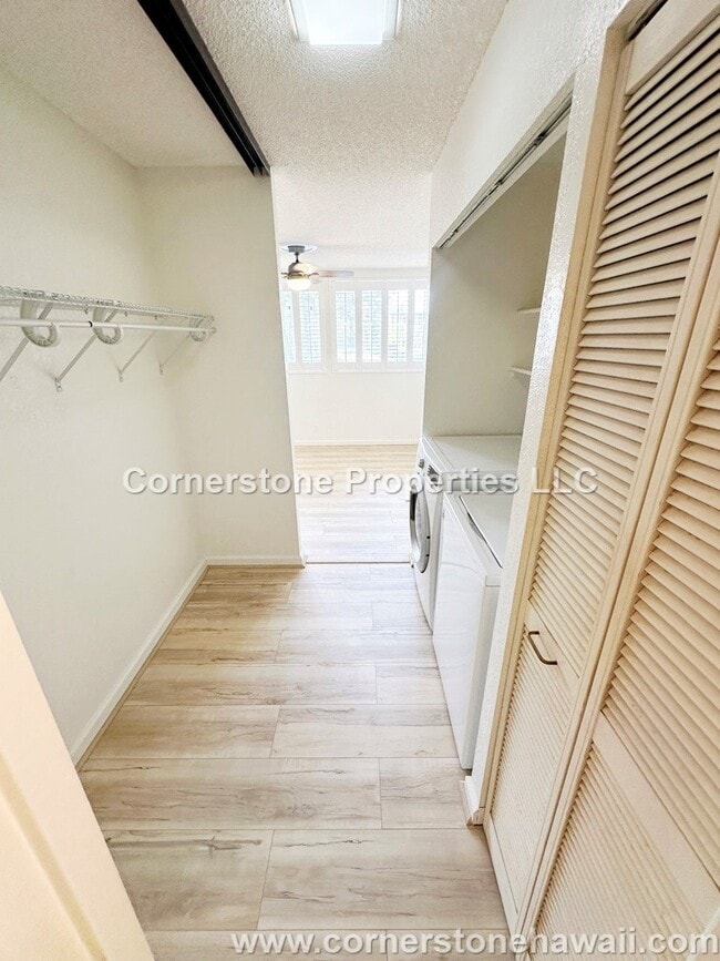 Building Photo - 95-636-636 Hanile St