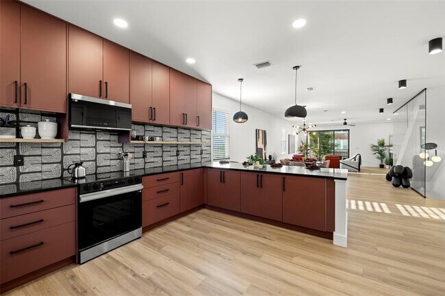 Building Photo - 212 W Euclid Ave