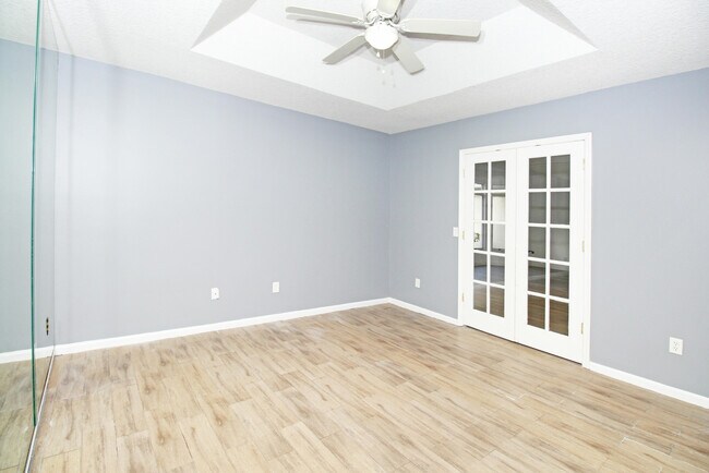 Building Photo - 896 Rose Ct