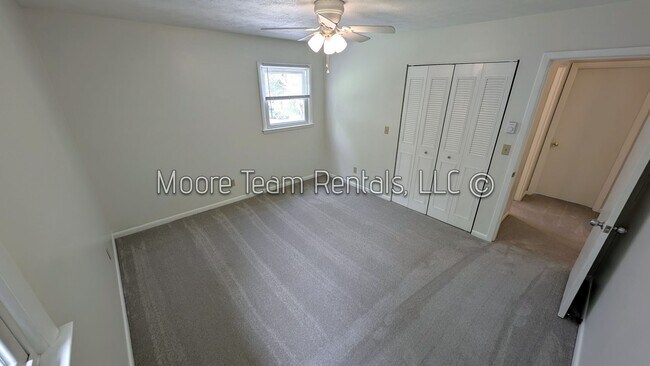 Building Photo - 3/2 House W/ Basement Garage/Storage