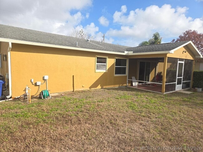 Building Photo - 286 SW Christmas Terrace