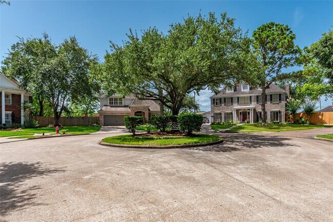 Building Photo - 2105 Spyglass Dr