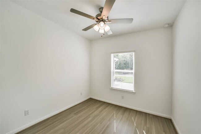 Building Photo - 11615 Moltere Dr